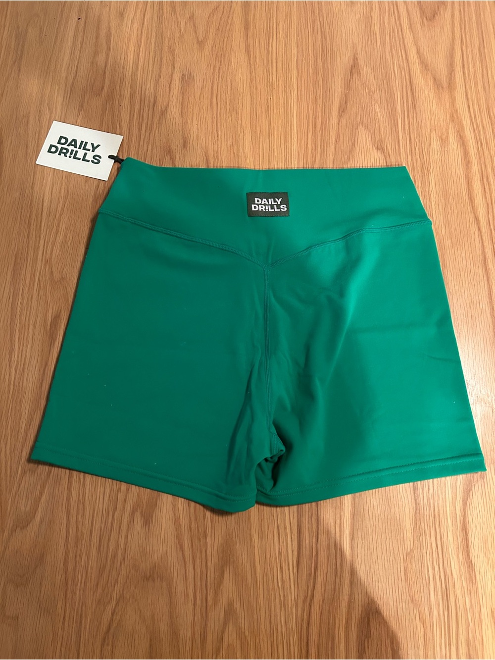 Daily Drills Chill! Everyday Bra & V Shortie Shorts Set- Kelly Green Size XL NWT - Picture 12 of 16